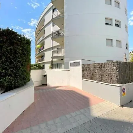 V015 - Marina Park Apartment