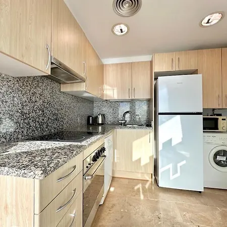 V015 - Marina Park Apartment